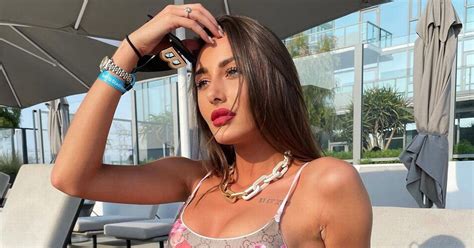 Too Hot To Handle S Chloe Veitch Signs Up For New Series Of Love Is