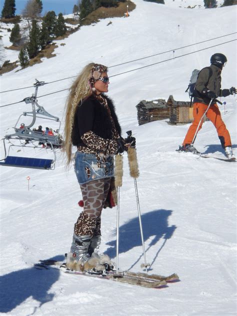 Monday Morning Randomness | Skiing humor, Skiing, Funny costumes