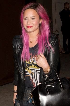 Demi Lovato Is Pretty in Pink—Literally! See Her New Fuchsia Hair ...