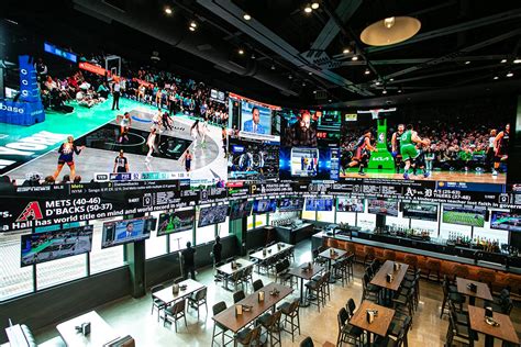 Draftkings Sportsbook At Wrigley Field Mccann