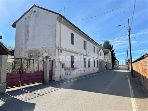 Vendita Villa Bifamiliare In Via Giacomo Matteotti Langosco Buono