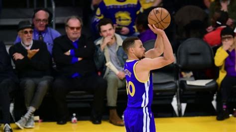 Cetak 50 Poin Point Guard Golden State Warriors Stephen Curry Jadi Sorotan