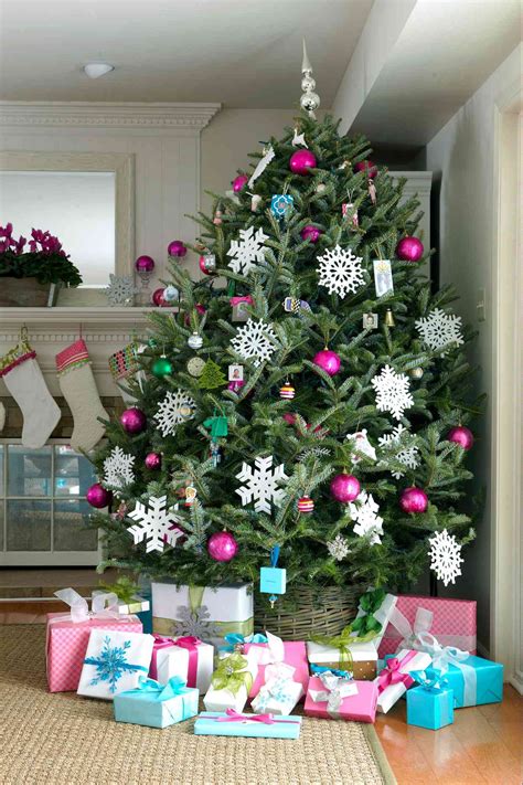 46 Creative Christmas Tree Themes to Show Off Your Personality