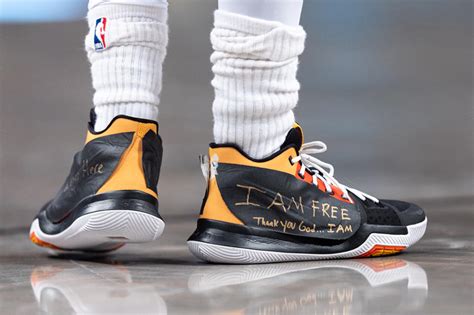 Kyrie Irving Covers The Nike Logo On His Sneakers And Writes ‘i Am Free