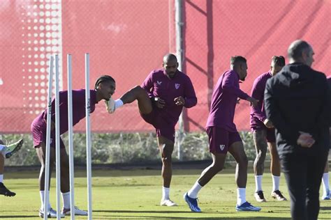 Marcao Y Soumar Altas En La Convocatoria Del Sevilla Ante El Mallorca