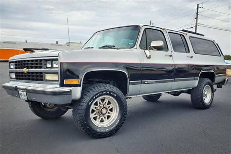 1989 Chevrolet Suburban 2500 4x4 Camper Suv Looks Like A Weekend Warrior Autoevolution