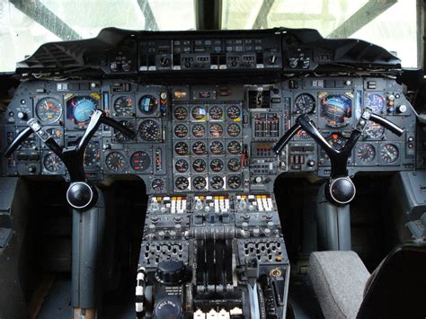 Concorde cockpit | Cockpit, Concorde, British aircraft