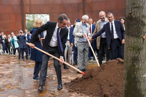 Parco Dei Gasometri Della Bovisa Fontana Nasce Il Nuovo Polo Tecnologico