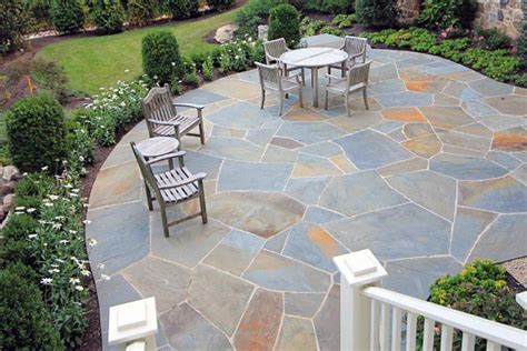 Flagstone Patio Ideas for a Natural Look