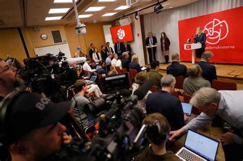 Sweden S Ruling Social Democratic Party Backs Nato Bid