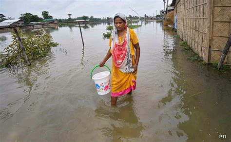 7 Dead In Assam Flood 17 70 Lakh Affected