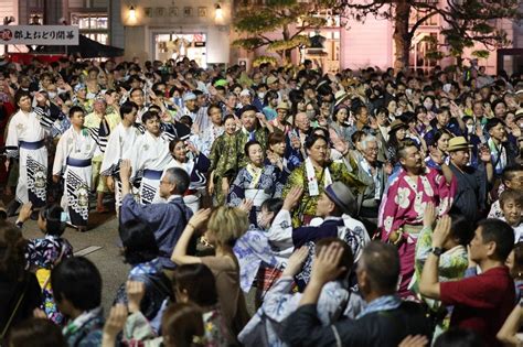 岐阜の「郡上おどり」が開幕 日本3大盆踊り お盆期間は夜通し 毎日新聞