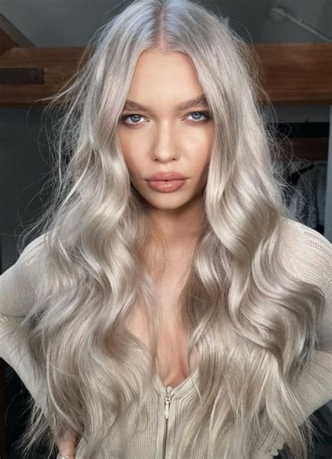 30 Bedazzling Silver Hair Color Ideas To Wear In 2025