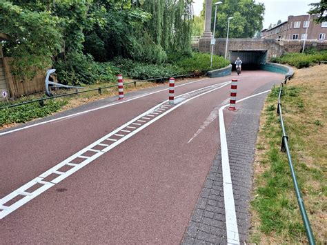 Weg Met Paaltjes Op Het Fietspad Fietsersbond