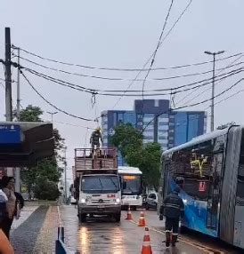 Cabo De Energia Rompe E Causa Transtornos Na Avenida Lucas Nogueira Garcez