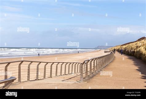 Portrush beach hi-res stock photography and images - Alamy