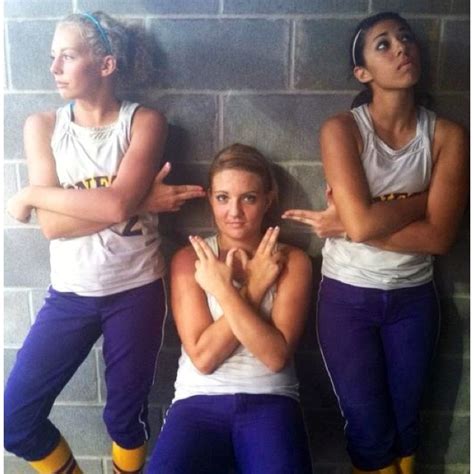 Pin By Morgan Sullivan On Picture Ideas Softball Pictures Poses