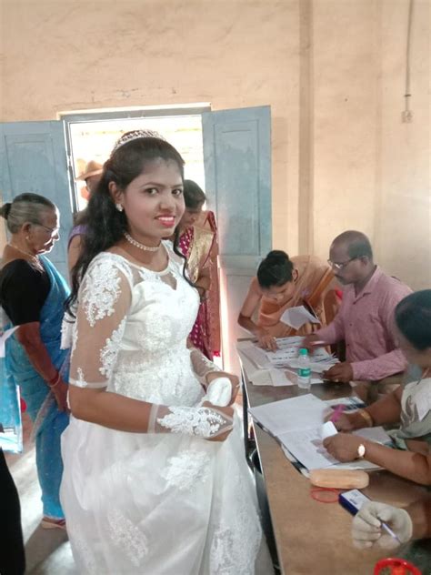 Karnataka polls 2023: Newly weds keep date with democracy, see pics | Bengaluru - Hindustan Times