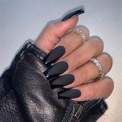 23 Black Acrylic Nails You Need To Try Immediately Stayglam Black Acrylic Nails Grunge