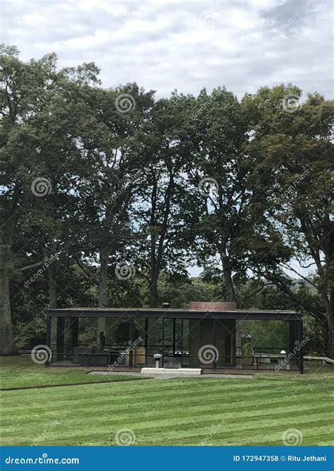 Architects are raving about glass house new canaan philip johnson 2