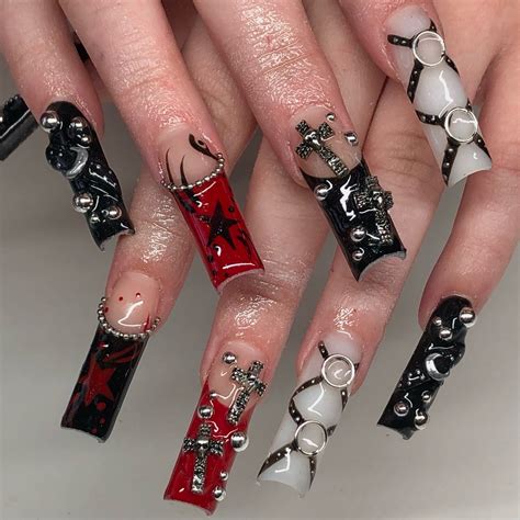 How Y2K Nails Are Channeling the Spirit of the 2000s - Nail Designs Daily