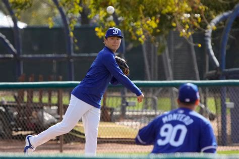 Yoshinobu Yamamoto set to defy past pitching wisdom with Dodgers