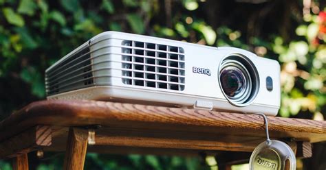 How to DIY Your Own Outdoor Movie Theater | Wirecutter