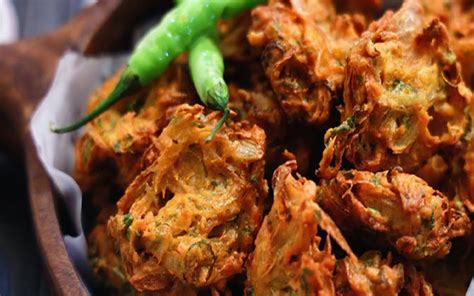 Recipe Of The Day Make Maharashtrian Kanda Bhaji With This Method