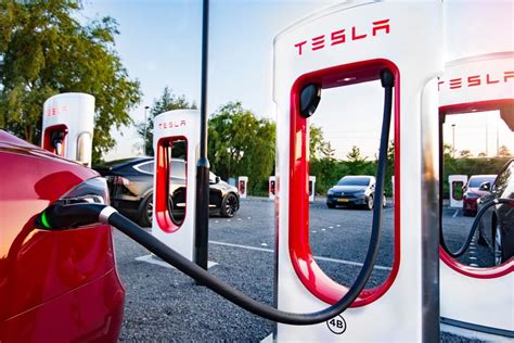 Teslas Supercharger Netz In Der Eu Wächst Auf 400 Standorte