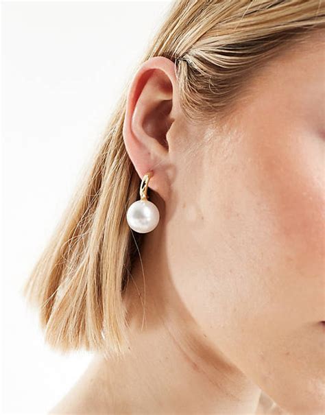 Designb London Short Pearl Earrings In Gold Asos