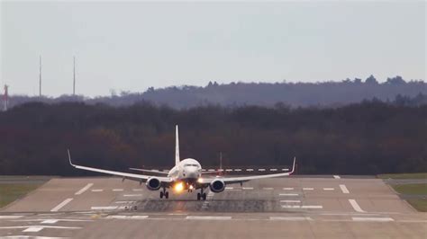 Storm Crosswind Landings At D Sseldorf Airbus A A Boeing