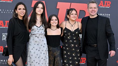 Matt Damons Daughters Make Rare Public Appearance At ‘air Premiere