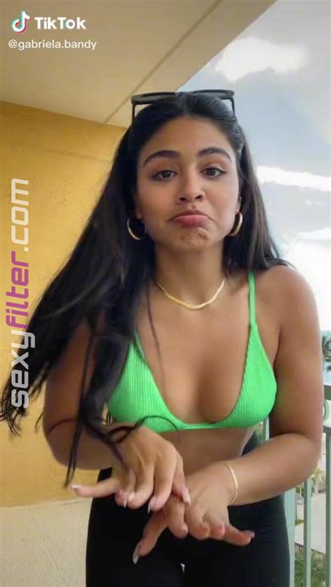 Hot Gabriela Bandy Shows Cleavage In Green Bikini Top Sexyfilter