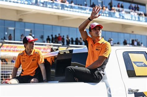 F1 GP AS Leclerc Kendalikan Balapan Norris Dihukum