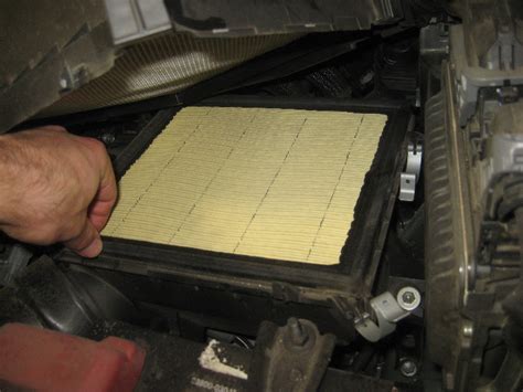 Toyota Highlander Engine Air Filter Replacement Guide