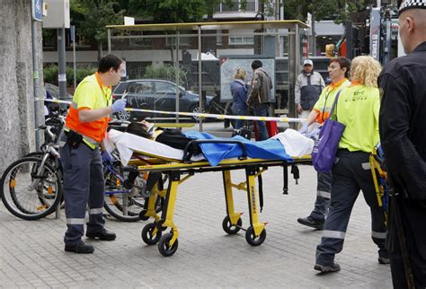 Trece heridos leves al chocar dos trenes en un túnel de Barcelona