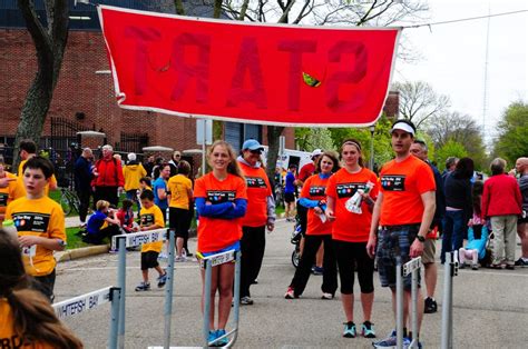 Hundreds 'Run the Bay' for Whitefish Bay Schools | Whitefish Bay, WI Patch