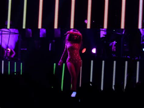 Beyoncé The Mrs Carter Show Bercy Paris 2013