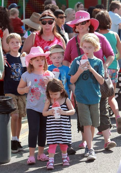 Carnie Wilson and her children, Lola and Luci Bonfiglio, cooled off ...