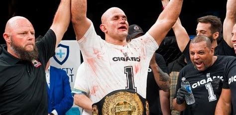 Junior Cigano Nocauteia Rival E Conquista Cintur O No Mma Sem Luvas