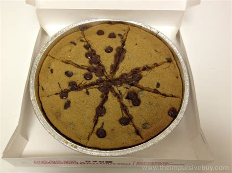 REVIEW: Pizza Hut Ultimate Hershey’s Chocolate Chip Cookie – The ...