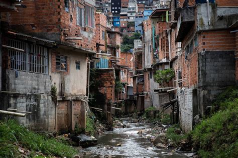 Chuvas concentradas deixa mortos e prejuízo na periferia de SP 23 03