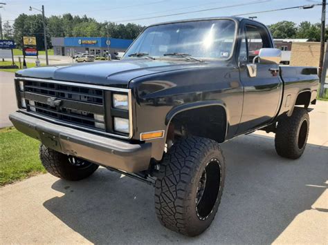 1986 Chevrolet K20 With 20x12 44 Tis 544bm And 35125r20 Nitto Ridge