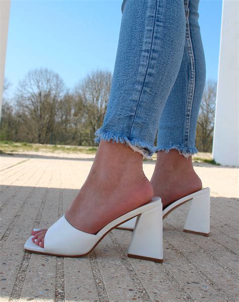 Mules Blanches Talon Triangulaire