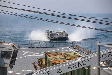 Dvids Images Uss Carter Hall Conducts Lcac Operations Image 2 Of 5