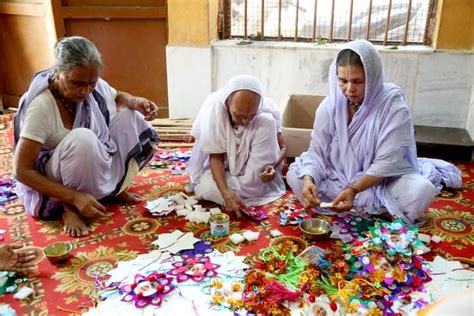 Raksha Bandhan 2022 पीएम मोदी के हाथ में सजेगी मथुरा की विधवा महिलाओं