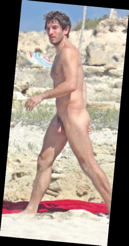 Quim Gutierrez Caught Naked At Beach Follow Me Tumbex