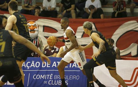 Fora de casa São Paulo tenta manter sequência invicta no NBB