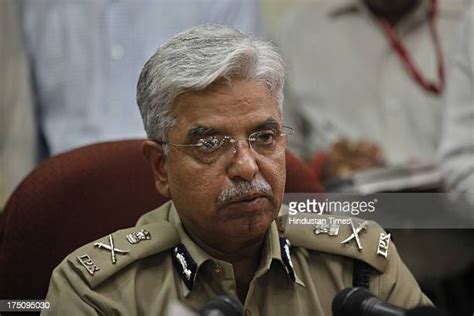 Bhim Sain Bassi Takes Over As Delhi Police Commissioner Photos Et