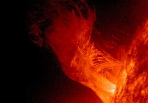 Poderosa erupción solar captada por la NASA